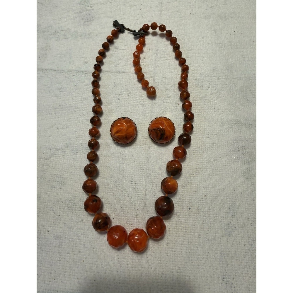 Vintage‎ Women's "Star" Orange Marbled  Beaded Necklace And Clip On Earrings 18"